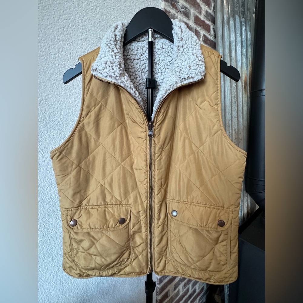Thread & Supply Women’s Reversible Quilted & Fleece Vest Size Small S Camel